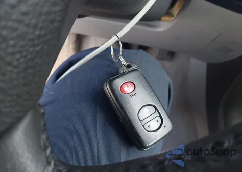 2011 Toyota Rav4 Limited V6 z USA, uszkodzony, nr VIN 2T3DK4DV0BW055264